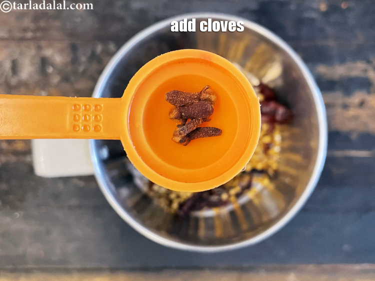 Step 27 – Add&nbsp;<meta charset="UTF-8" />4&nbsp;<a href="glossary-cloves-322i">cloves (laung / lavang)</a>.