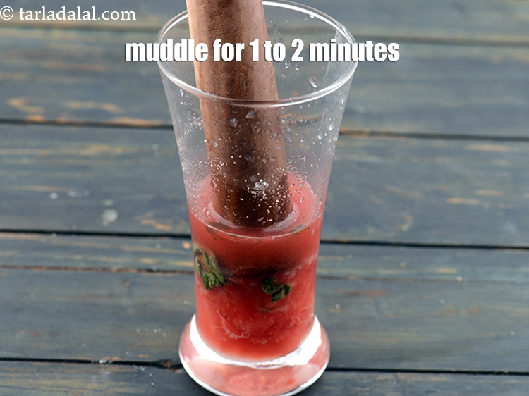 Step 9 – <p>Muddle for 1 to 2 min.</p>