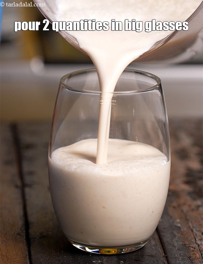 Step 12 – Pour 2 equal quantities of smoothie in two big glasses.<br /> &nbsp;