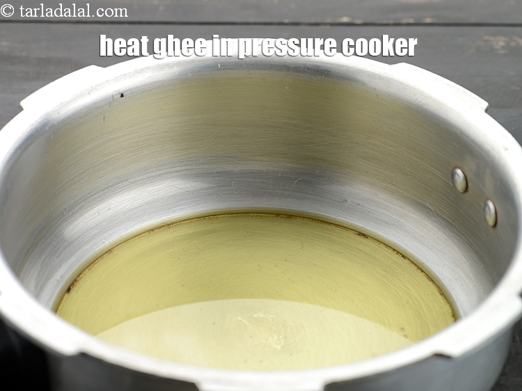 Step 14 – To make <strong>hara bhara subz pulao recipe | hara bhara pulav in pressure cooker | …