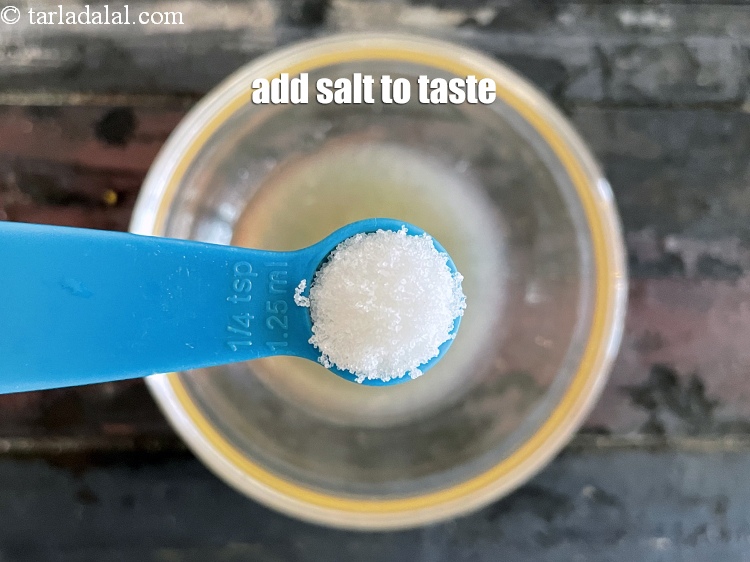 स्टेप 9 – <a href=""https://www.tarladalal.com/glossary-salt-namak-table-salt-hindi-418i"">नमक</a>&nbsp;स्वादानुसार&nbsp;&nbsp;<span style=""font-size:11pt""><span style=""font-family:Calibri,sans-serif""><span style=""background-color:white""><span style=""font-family:&quot;Nirmala UI&quot;,sans-serif""><span style=""color:black"">डालें।हमने 1/4 टी-स्पून …