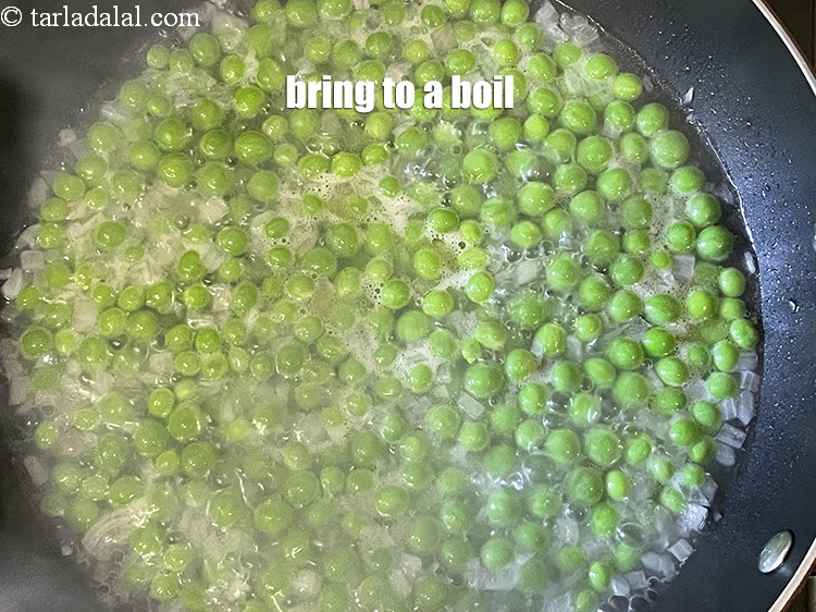 स्टेप 11 – एक उबाल लाएं।