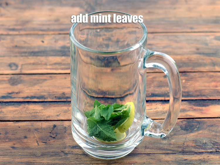 Step 9 – Add 10 <a href="https://www.tarladalal.com/glossary-mint-leaves-pudina-phudina-521i">mint leaves (pudina)</a>.