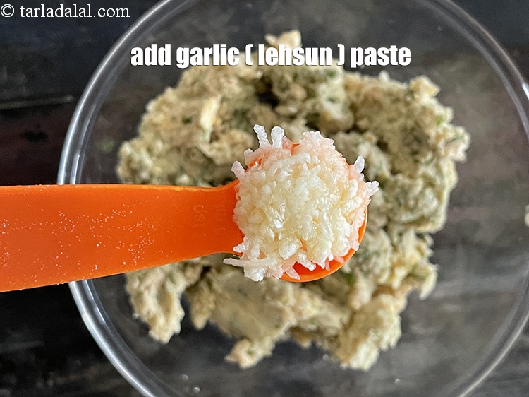 Step 24 – Add&nbsp;<meta charset="UTF-8" />1 tsp&nbsp;<a href="glossary-garlic-paste-lehsun-ki-paste-lahsun-ki-paste-350i">garlic (lehsun) paste</a>.