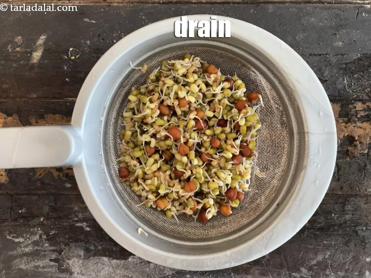 Step 8 – <meta charset="UTF-8" />Drain your mixed sprouts using a sieve.&nbsp;