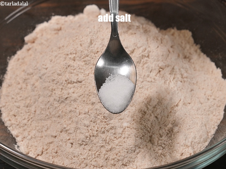 स्टेप 9 – नमक डालें।