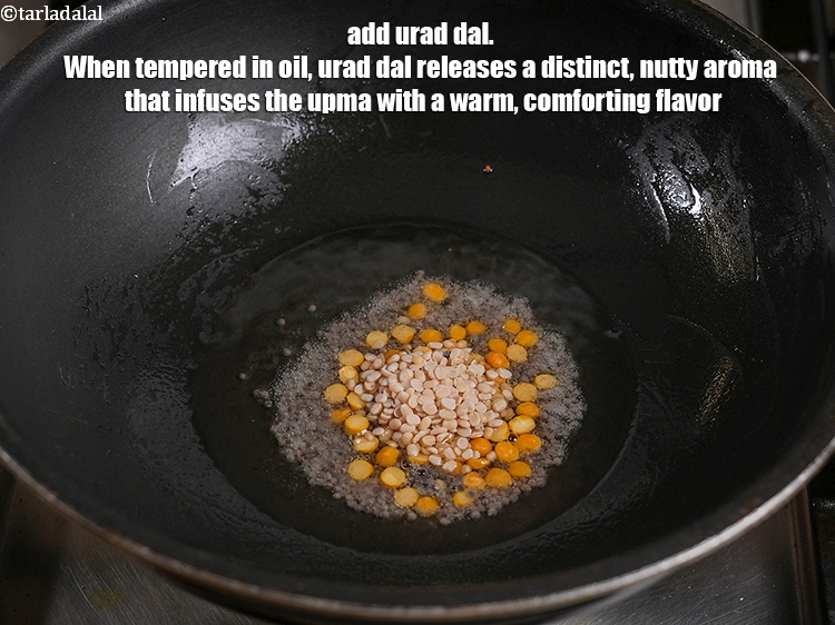 स्टेप 10 – <p>१ टी-स्पून&nbsp;<a href="">उड़द दाल</a>&nbsp;डालें&nbsp;। तेल में तड़का लगाने पर उड़द …