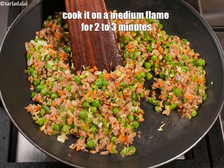 Step 10 – Cook it on a medium flame for 2 to 3 minutes, while stirring occasionally.
