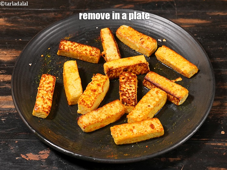 स्टेप 10 – एक प्लेट में निकाल कर एक तरफ रख दें।