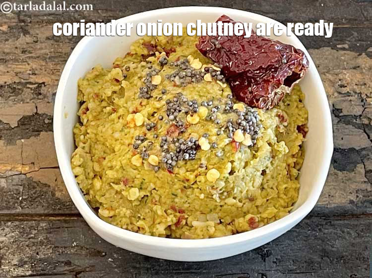 स्टेप 28 – <strong>धनिया प्याज की चटनी</strong> को | <strong>धनिये के साथ प्याज …