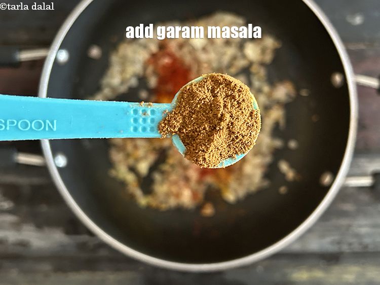 Step 12 – Add&nbsp;<meta charset="UTF-8" />1/2 tsp&nbsp;<a href="garam-masala-163r">garam masala</a>.
