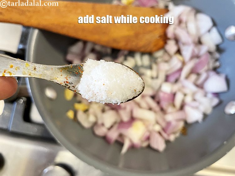 Step 11 – Cook for on medium flame 3 minutes and add salt.&nbsp;<br /> &nbsp;