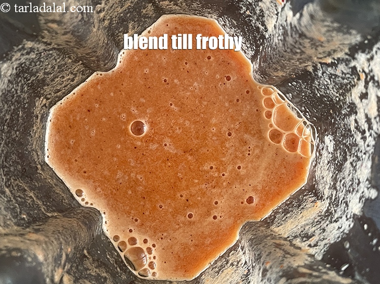 Step 12 – Blend<strong>&nbsp;healthy carrot apple juice&nbsp;</strong>till smooth.