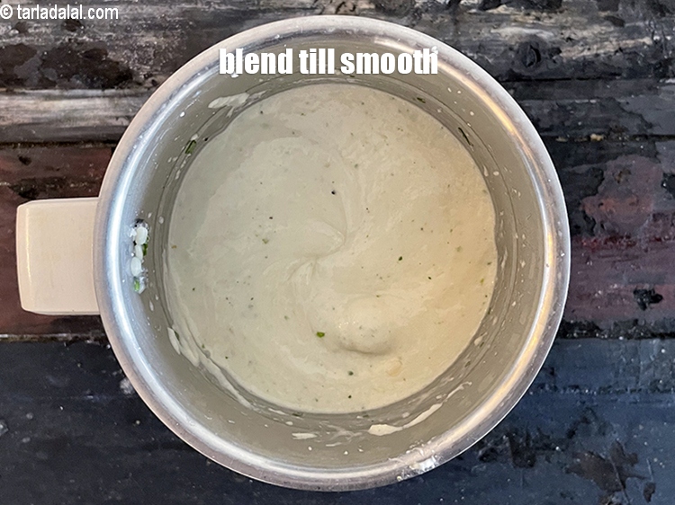 स्टेप 16 – मुलायम होने तक मिलाएँ।