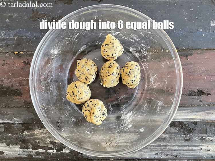 Step 10 – To make <strong>soya khakhra recipe |&nbsp;Indian soya sesame&nbsp;khakhra | whole wheat soya til khakhra |&nbsp;</strong>divide …