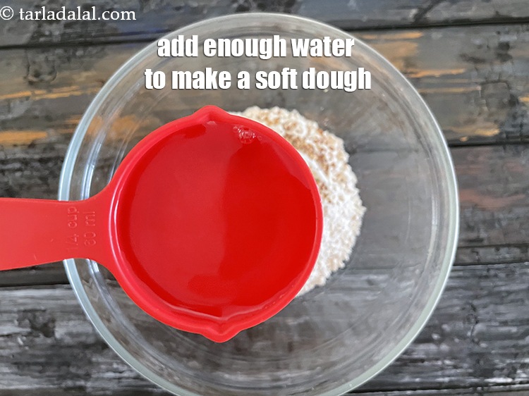 स्टेप 12 – नरम आटा बनाने के लिए पर्याप्त पानी डालें। हमने पहले …