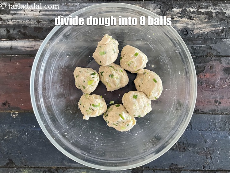 Step 13 – <meta charset="UTF-8" />Divide the dough into 8 equal portions.