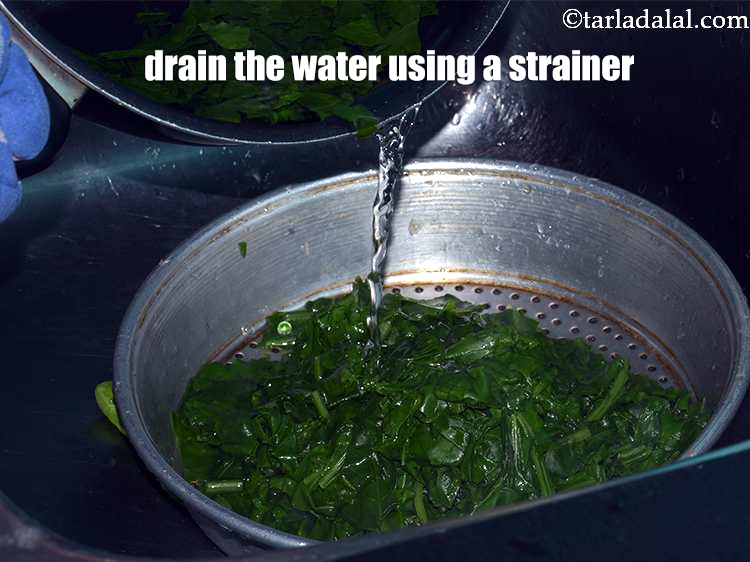 Step 8 – <meta charset="UTF-8" />Drain the water using a strainer. Throw the water away.&nbsp;<br /> &nbsp;