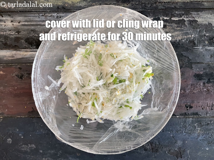 Step 11 – <meta charset="UTF-8" />&nbsp;Cover with a lid and refrigerate for atleast 30 minutes.