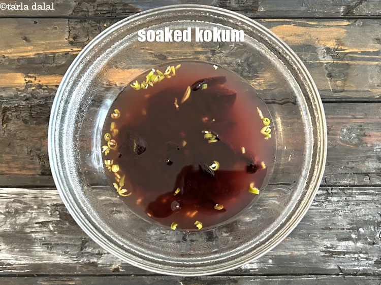स्टेप 10 – भीगा हुआ कोकम।
