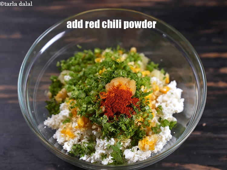 Step 11 – Add &frac14; tsp red chili powder.