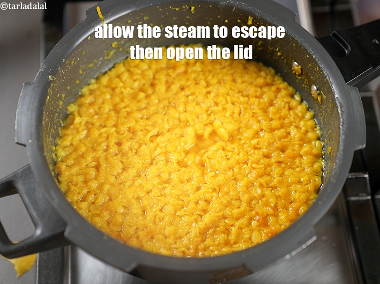 स्टेप 11 – ढक्कन खोलने से पहले भाप को निकलने दें।