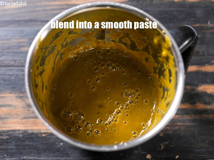 स्टेप 11 – एक मुलायम पेस्ट बना लें।