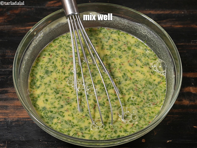 स्टेप 11 – अच्छी तरह से मिलाकर एक गाढ़ा घोल तैयार कर लें।