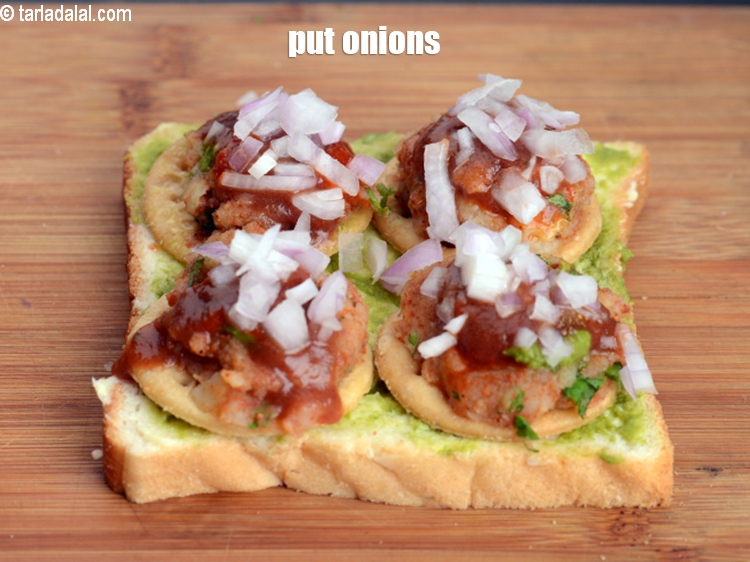 Step 12 – Put 1 tsp of onions.