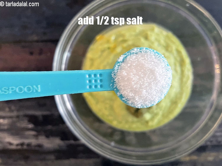 स्टेप 17 – <a href=""https://www.tarladalal.com/glossary-salt-namak-table-salt-hindi-418i"">नमक</a>&nbsp;स्वादअनुसार डालें। हमने 1/2 &nbsp;टी-स्पून नमक डाला है।