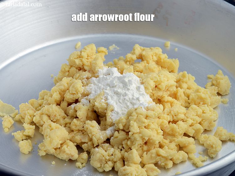 Step 11 – Add 3 tbsp&nbsp;<a href="https://www.tarladalal.com/glossary-arrowroot-flour-arrowroot-ka-atta-paniphal-flour-111i">arrowroot (paniphal) flour</a>. Arrowroot flour gives binding to the dough.