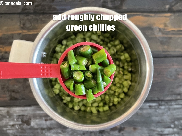 Step 12 – Add <strong>1&nbsp;tbsp&nbsp;</strong>roughly&nbsp;<a href="glossary-chopped-green-chilli-820i">chopped green chillies</a>.