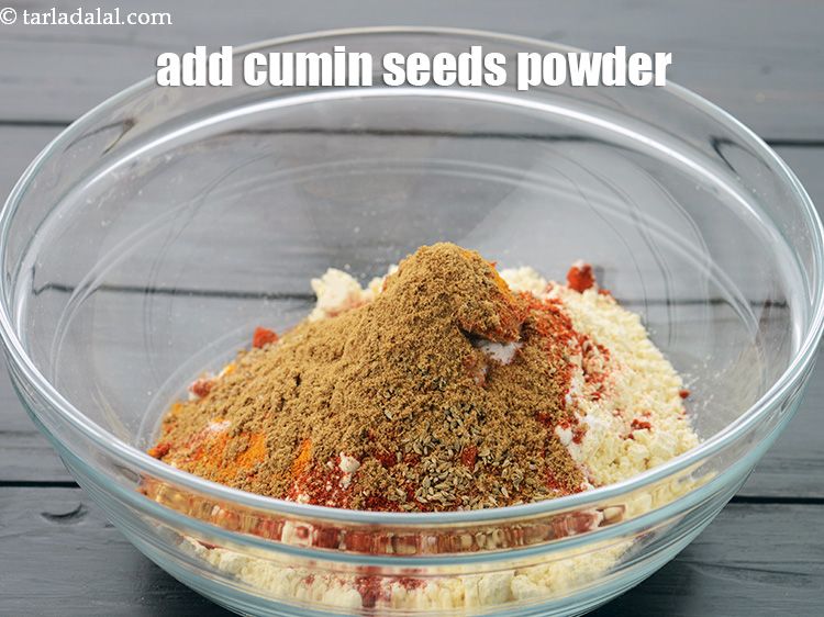 Step 14 – Add 1 tsp&nbsp;<a href="https://www.tarladalal.com/glossary-cumin-seeds-powder-jeera-powder-zeera-powder-382i">cumin seeds (jeera) powder</a>.&nbsp;