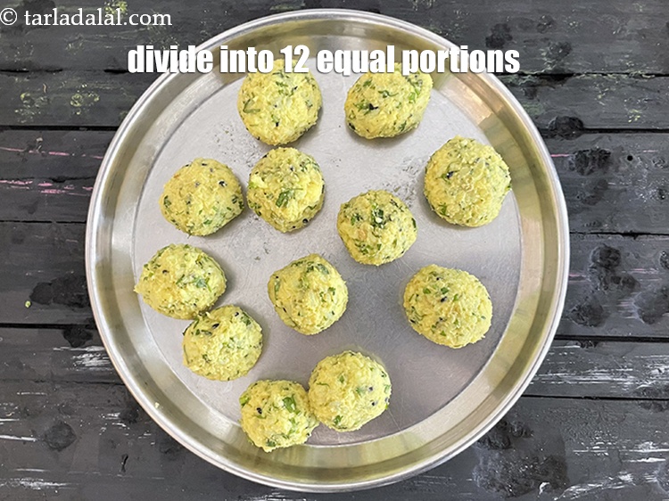 स्टेप 12 – मिश्रण को 12 बराबर भागों में बाँट लें और प्रत्येक …