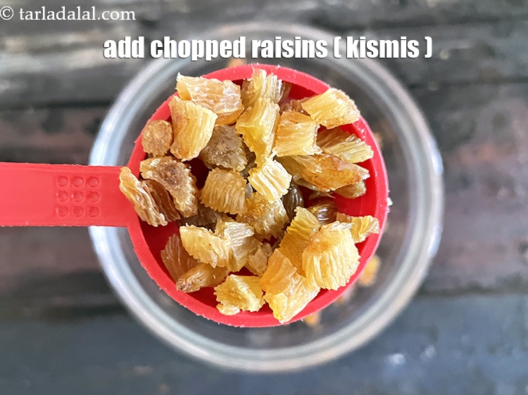Step 13 – Add&nbsp;<meta charset="UTF-8" />2 tbsp&nbsp;<a href="glossary-chopped-raisins-599i">chopped raisins (kismis)</a>.