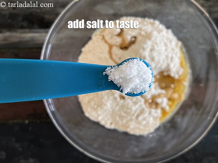 स्टेप 11 – स्वादानुसार नमक डालें। हमने 1/4 टी-स्पून नमक डाला है।