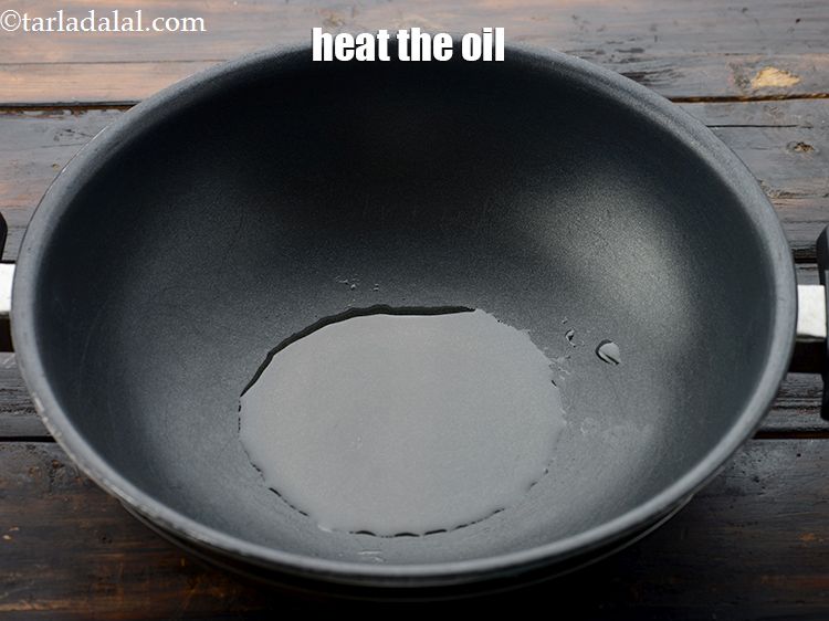 स्टेप 11 – <p><strong>बटाटा चिप्स नू शाक रेसिपी&nbsp;|&nbsp;गुजराती चिप्स नू शाक&nbsp;|&nbsp;टेस्टी भारतीय सूखी …