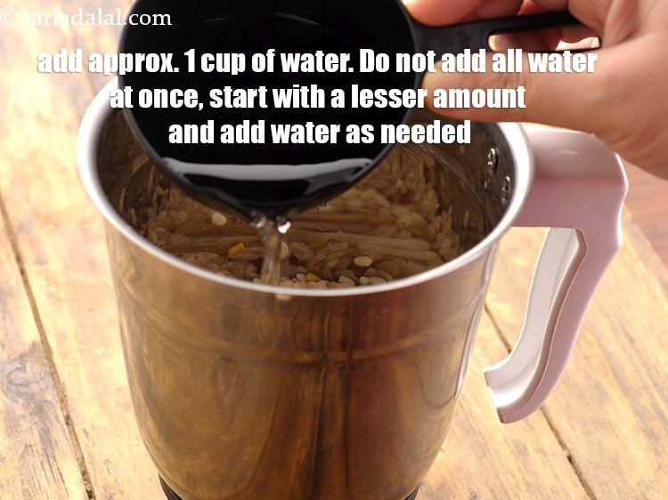 स्टेप 13 – <p>लगभग १ कप पानी डालें। एक बार में सारा पानी …