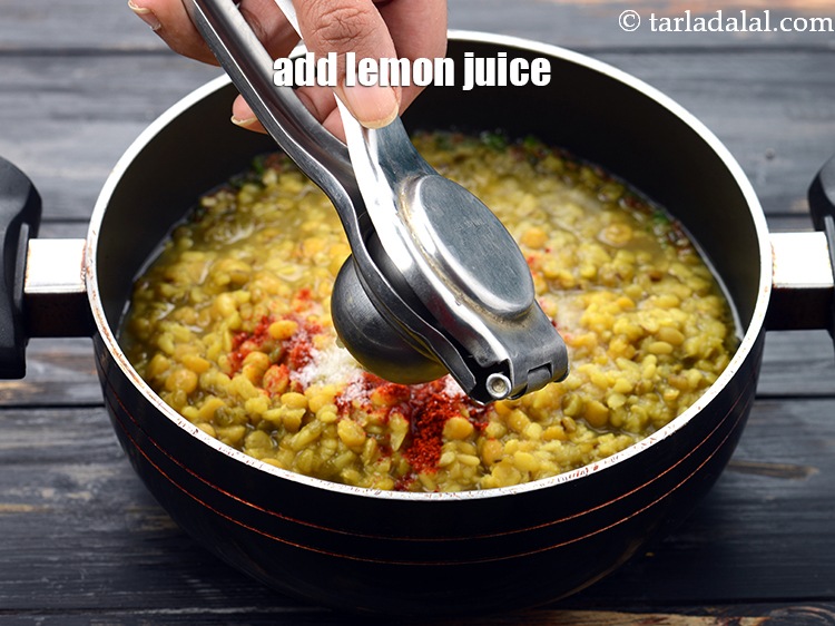 Step 26 – Add 1 1/2 tsp&nbsp;<a href="https://www.tarladalal.com/glossary-lemon-juice-numbi-ka-ras-nimbu-ka-juice-471i">lemon juice</a>.&nbsp;