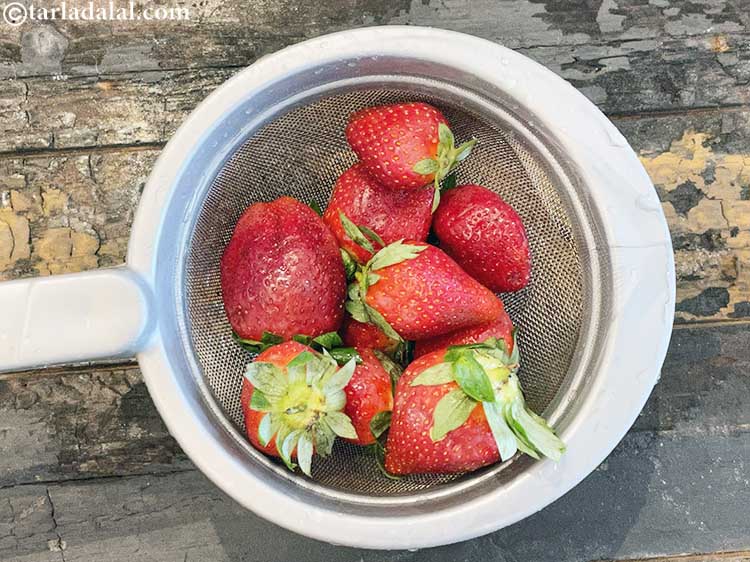 Step 2 – To make <strong>strawberry milkshake recipe | Indian style strawberry milkshake without ice cream | yummy …