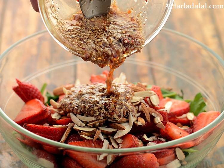 स्टेप 12 – इस पर ड्रेसिंग डालें।