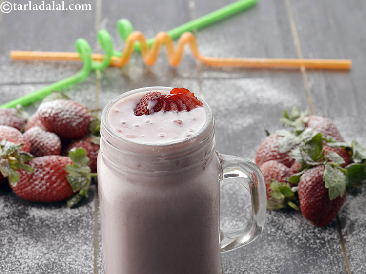 Step 8 – Garnish <strong>yummy strawberry milkshake for kids</strong> with strawberries and serve immediately.&nbsp;