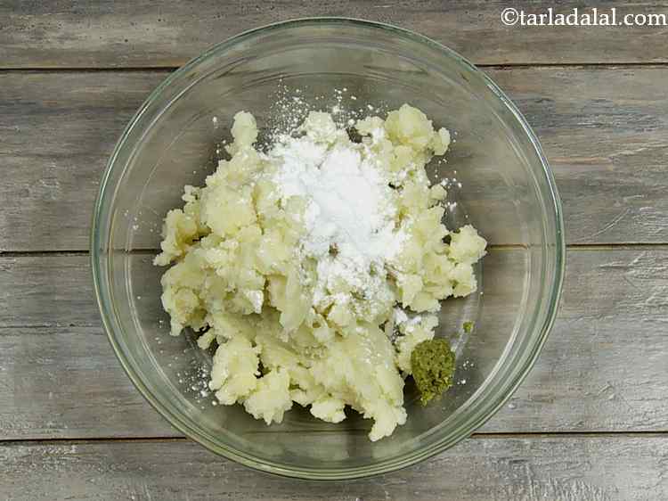 Step 3 – Add the green chilli paste. Increase the quantity to suit your taste buds.