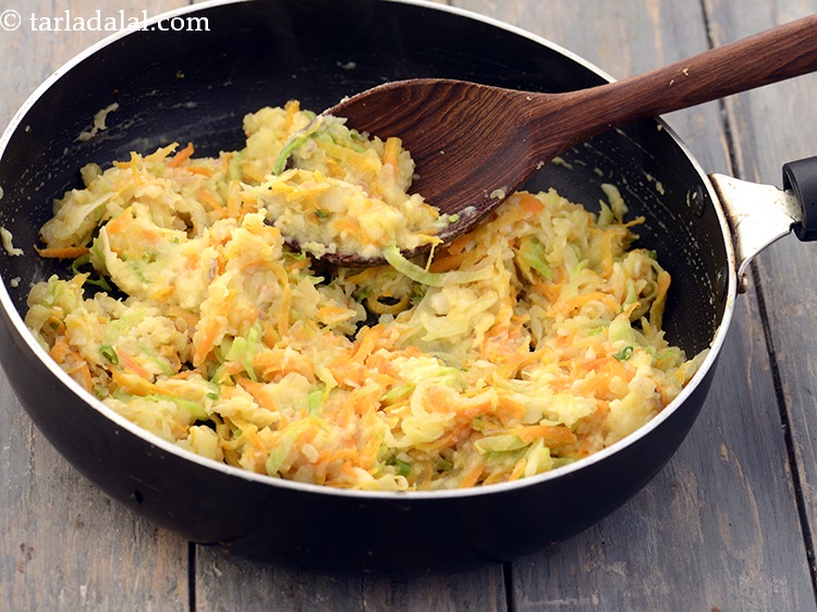 Step 19 – Divide the filling into 6 equal portions. Keep aside.