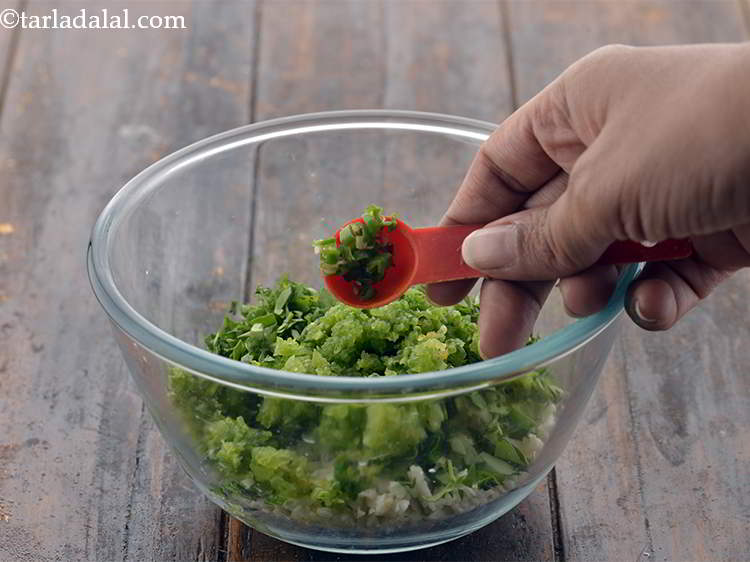 Step 12 – Add <meta charset="UTF-8" />1/4 tsp&nbsp;finely&nbsp;<a href="glossary-chopped-green-chilli-820i">chopped green chillies</a>, you can chillies according to your taste.