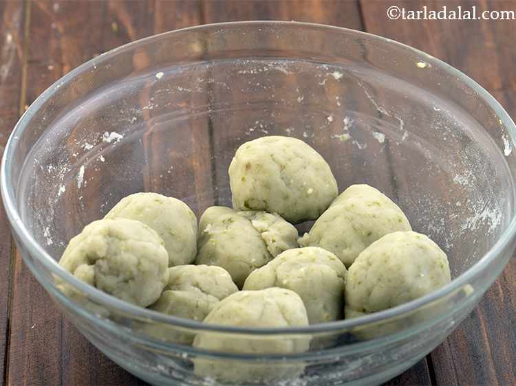 Step 5 – Divide the potato mixture into 10 equal portions. Keep aside.