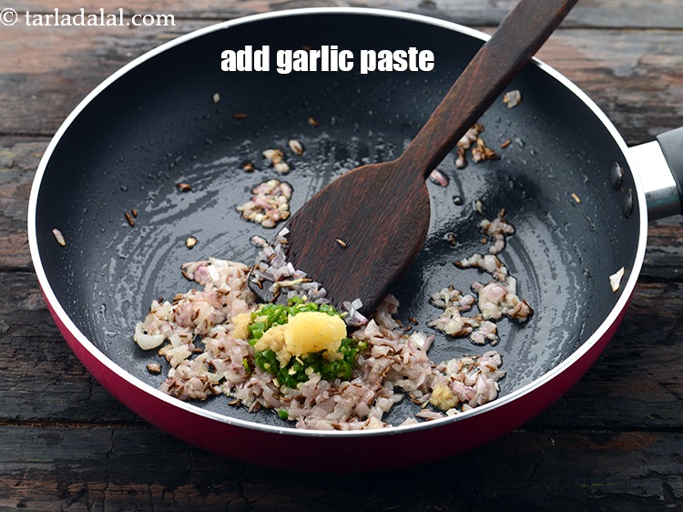Step 25 – Add 1/2 tsp&nbsp;<a href="https://www.tarladalal.com/glossary-garlic-paste-lehsun-ki-paste-lahsun-ki-paste-350i">garlic (lehsun) paste</a>. If you do not have the paste you can …