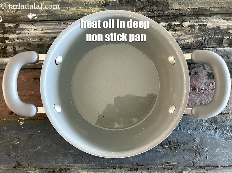 Step 9 – To make <strong>paneer kali mirch recipe | paneer kali mirch with white gravy | paneer …