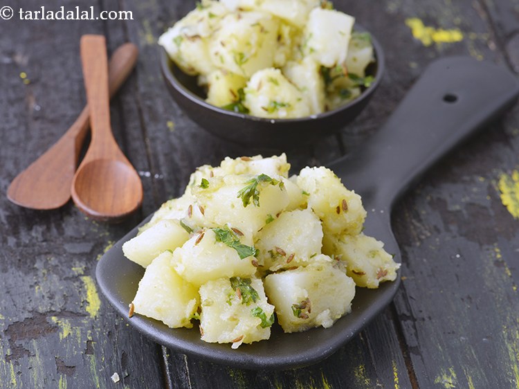 स्टेप 21 – <strong>सूखी आलू भाजी</strong> को | <strong>बटाटा भाजी | गुजराती आलू …