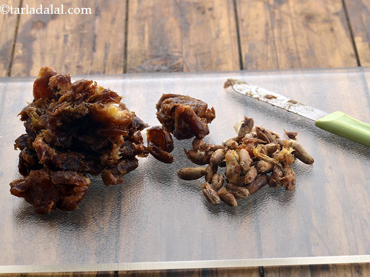 Step 2 – For the&nbsp;<strong>tamarind date chutney, meethi chutney or sweet chutney</strong>, take a cup of dates. If …